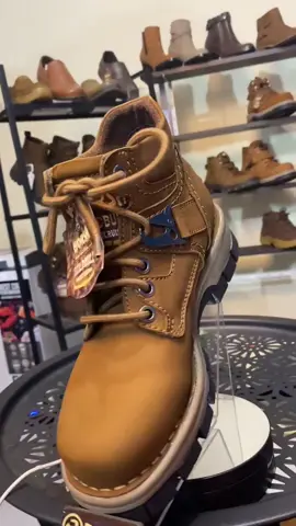 spesial harga live!! boots bot pria yang macho2! #persibbacktobackjuara #sepatulokal #menboots #sepatukulitpria #joinlive #tiktoklive #menshoes #boots 