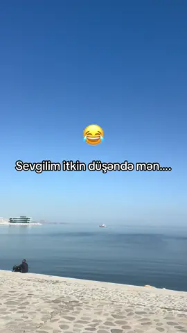 İtkin düşüb…..😂😂😂😂🤣