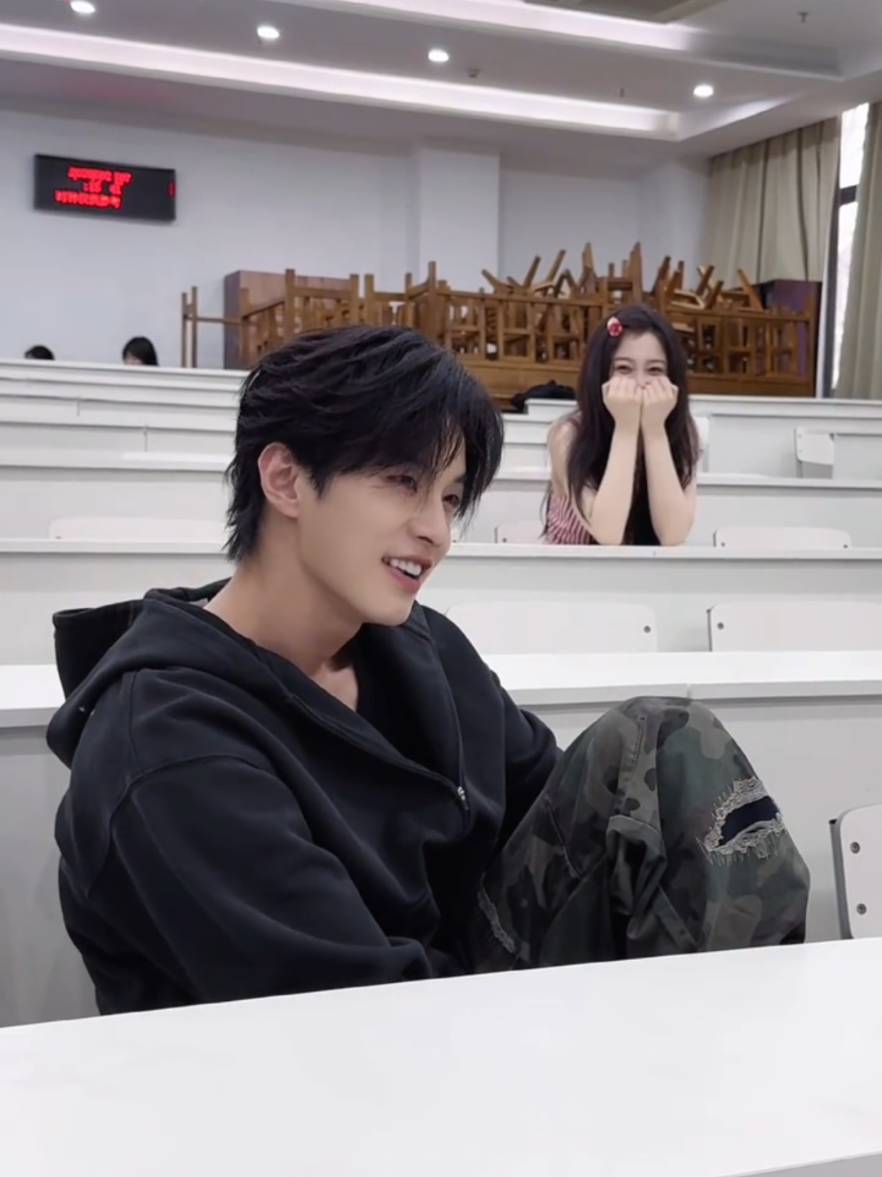 gemes bgt liat xinxin sama heyu 🥰🥰🥰 bisa yuk buru tayang.. pindah ke kapal xinxin heyu dlu lah.. kaya gini aja uda baper salting 😍😍 #estheryu #yushuxin #xinxin #heyu #fyp #fypage #foryou 