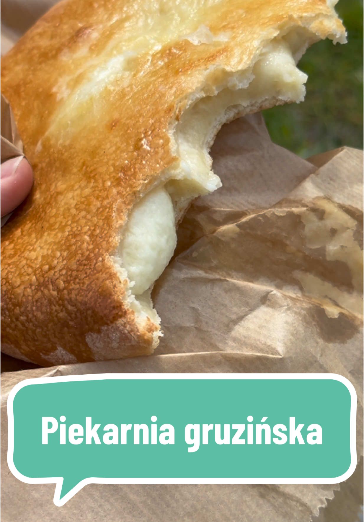 Super piekarnia 🤩 📍  Piekarnia Dobry Gruzin (Wałbrzyska róg, aleja Harcerzy Rzeczypospolitej, 02-739 Warszawa) 🥖 Chaczapuri z serem 🧀 (16pln)  & chaczapuri z suszonymi pomidorami 🍅(16pln) & chaczapuri z pieczarkami 🍄‍🟫 (16pln) & baklava 🥮 (12pln)  Piekarnia gruzińska. Przemiły właściciel. Smaczne chaczapuri. Polecankoooooo🙂 #foodbywarsaw #warsawlovers #warsaw #warszawa #warsawfood   #warsawrestaurant #warsawfoodie #warsawgoodie #piekarnia #gruzińska #chaczapuri Chaczapuri piekarnia służew metro gruzińska