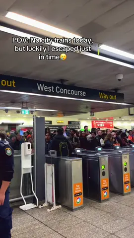 Why is Parramatta always so crowded? #crowdcity #sydney #fyp #notrains #chiyawithpriya 