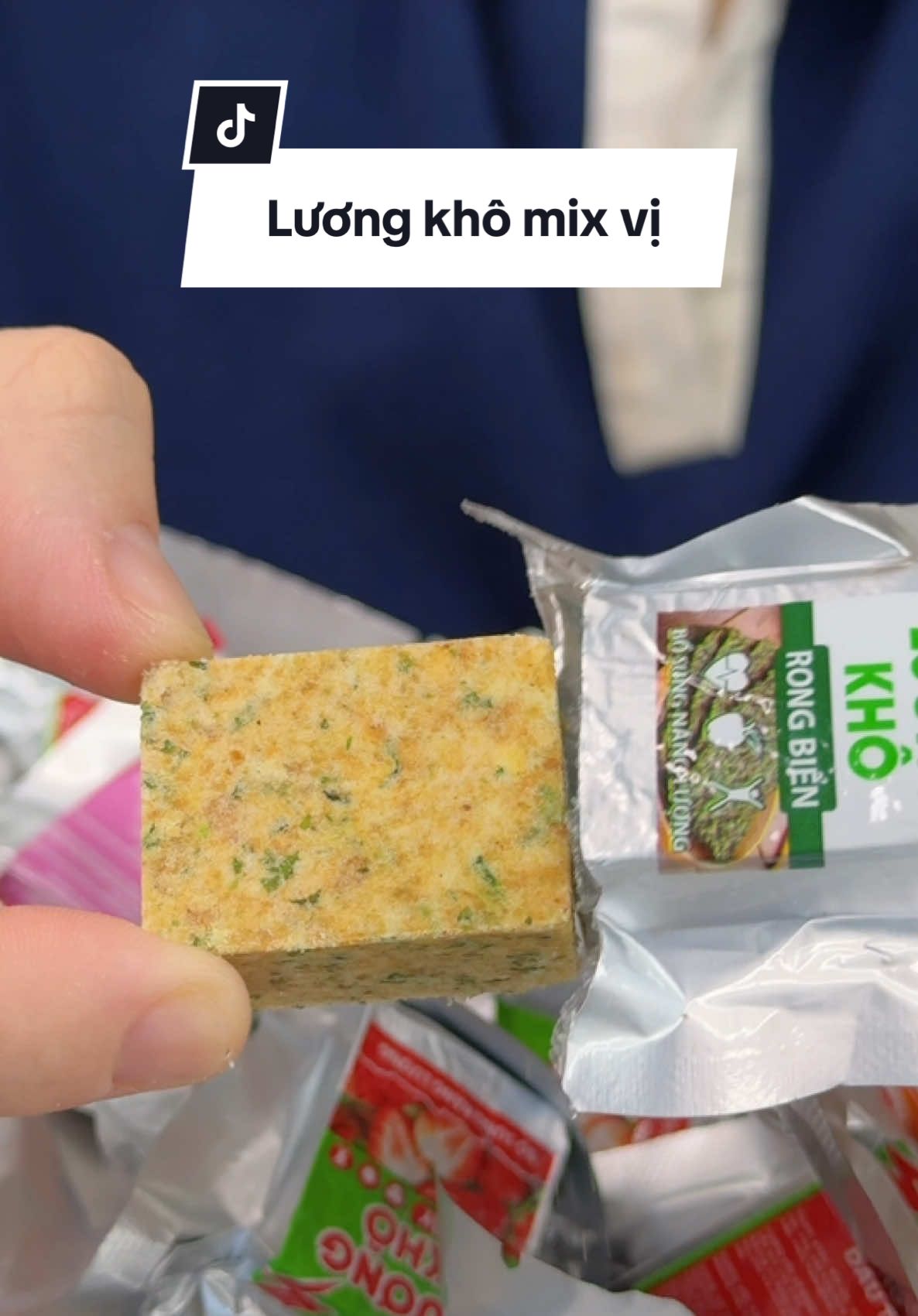 Tận 15 vị đủ loại mặn , ngọt , trái cây mà lại còn nhỏ gọn tiện lợi, dằn bụng nhanh chóng #lemhayanvat #review #food #luongkho #luongkhomini #luongkhomixvi 