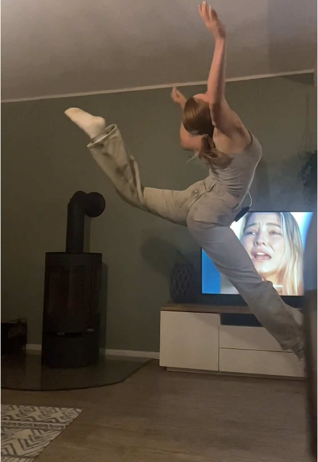 Bin zu unbeweglich dafür geworden 😭😭 #trend #gymnastic #split #2025 #anni_jaimy #CapCut 