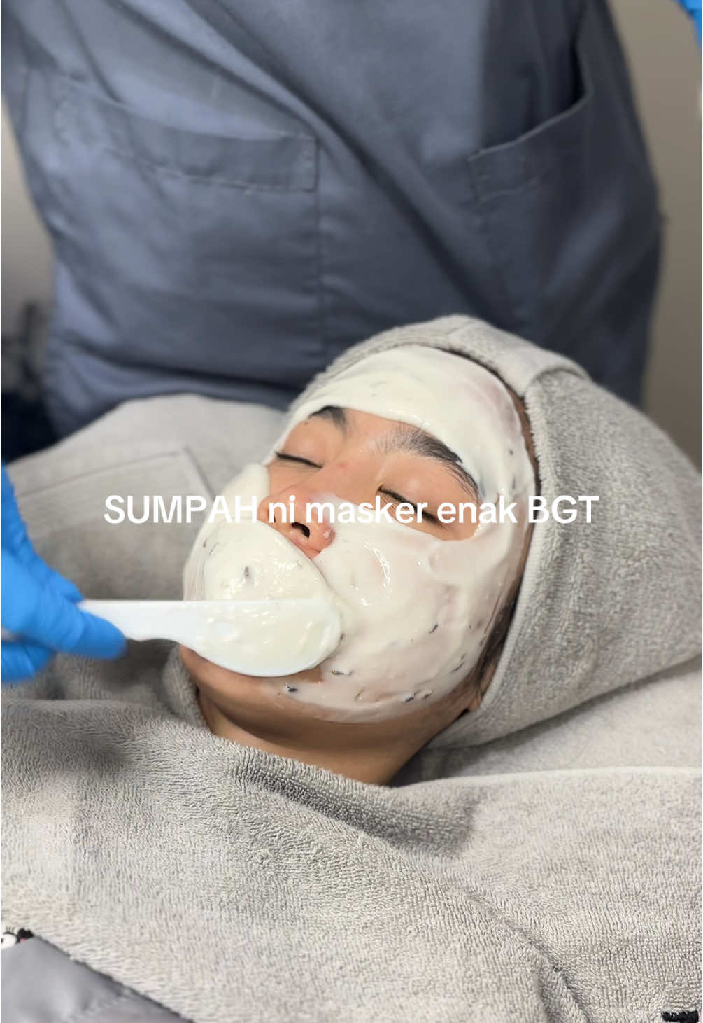 Replying to @Stroberi milk another treatment day! si agung kepo juga hoho btw yang mau detail treatmentnyaa apa aja. liatt vidio treatment gue ajaaaa yg kmrinn hehe