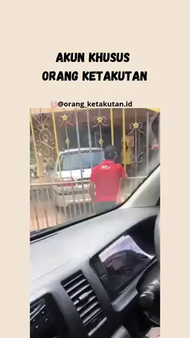 Tolongin kek bang😭 🗣️ Support 10k followers ya guys🙏 #ketakutan #ketakutanlucu #takut #takutbanget #orangketakutan #kaget #kagetbanget #videolucu #video #videolucubanget #lucu #lucubanget #lucuabis #luculucuvideo #trending #trendingnow #tren #fyp #fypシ #foryoupage #ngakak #ngakakkocak #ngakakbanget #ngakakabis