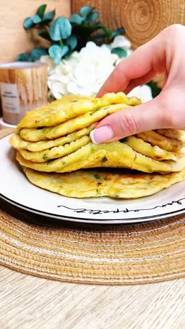 Лепёшки с капустой 🫓 📝На 5-6 порций: ◾️Капуста - 300 г ◾️Соль - 0,5 ч. ложки ◾️Яйца - 2 шт ◾️Вода - 350 мл ◾️Мука - 320 г ◾️Разрыхлитель - 1 ч.  ◾️Лук зелёный - 30 г ◾️Масло растительное - для жарки Ещё больше рецептов👇 https://t.me/gotovoivkusno Готово и вкусно #завтрак #лепешки #быстроивкусно #быстроивкусно #еда #рецепт #рек #рекомендации 