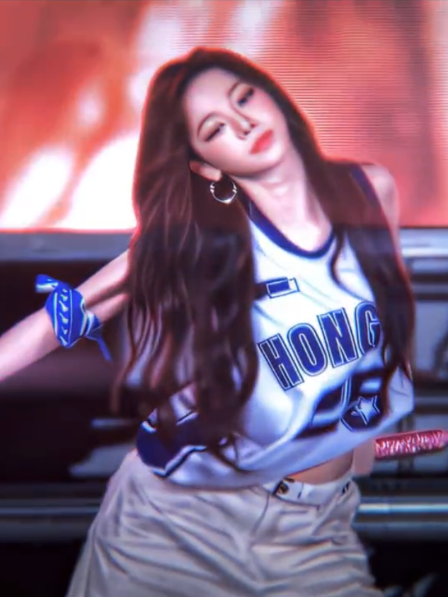 น่าหนาว di waaa #karina #winter #aespa #kpop #edit #미소grp #fyp ( ac : @littleeyelish )