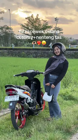 aku juga punya wo😝@Shellaaa #fizr #fyp #2stroke #fizindonesia 