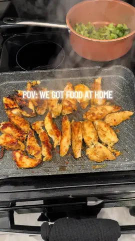 Chicken “Stir Fry” - An EASY meal prep idea. Pro-tip: switch up the veggies throughout the week to trick your brain into thinking you’re eating something different 😉 #mealprep #mealprepideas #mealideas #chickenstirfry #stirfry #wegotfoodathome 