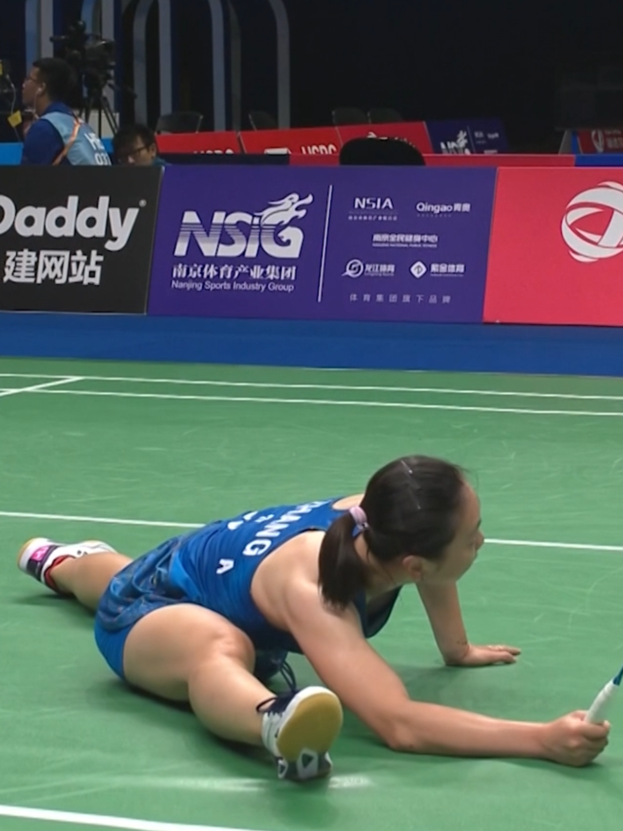 USA's Beiwen Zhang hits full splits twice 😱 #bwf #badminton #badmintonusa #badmintonskills