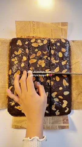 🥰😍😋 #brownies #bakingtips #bakingrecipe #shinycrustbrownies #lovebrownies 