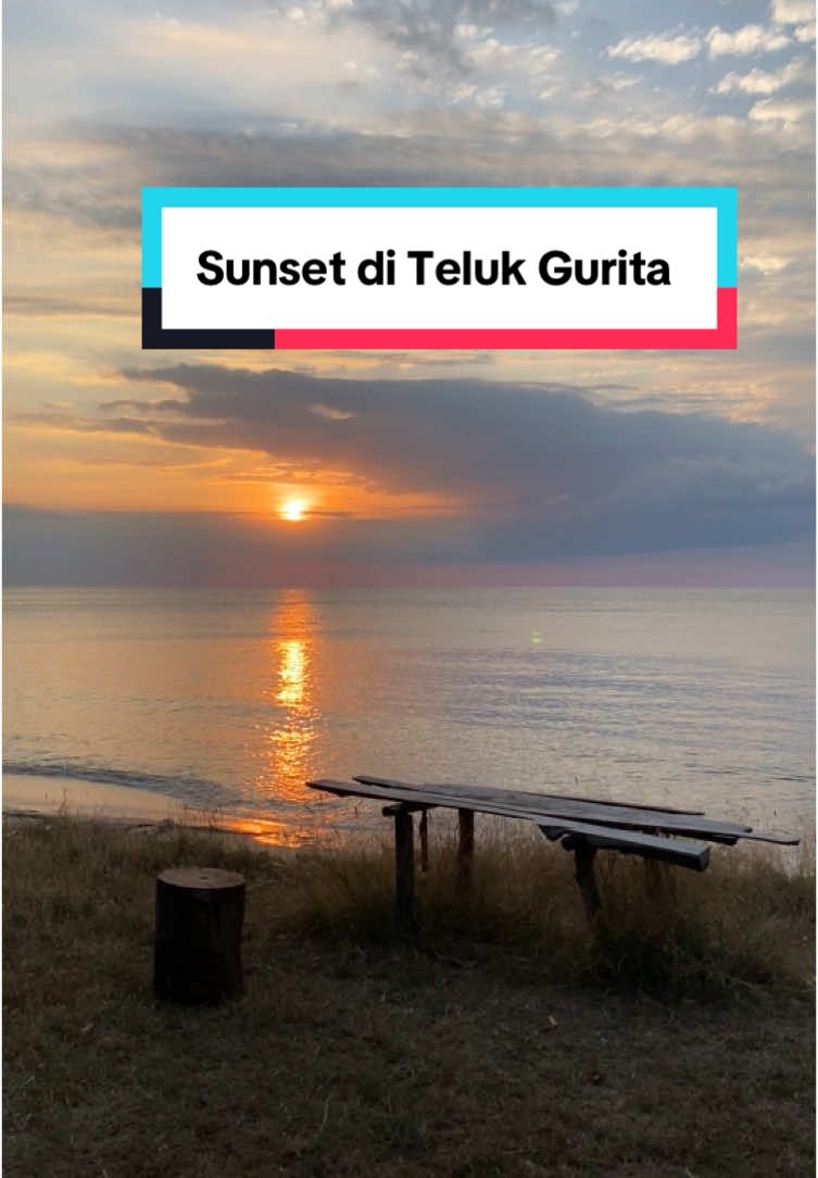 Sunset di Teluk Gurita snd akan pernah ada habisnya. Di setiap sudut selalu ada saja spot bagus dan selalu kangen kesini kembali #nttpride🏝🔥 #nttpride🏝🔥fypシviral #belu #belupride🏝🔥 #atambuapride🏝 #telukguritaatapupu #sunset 