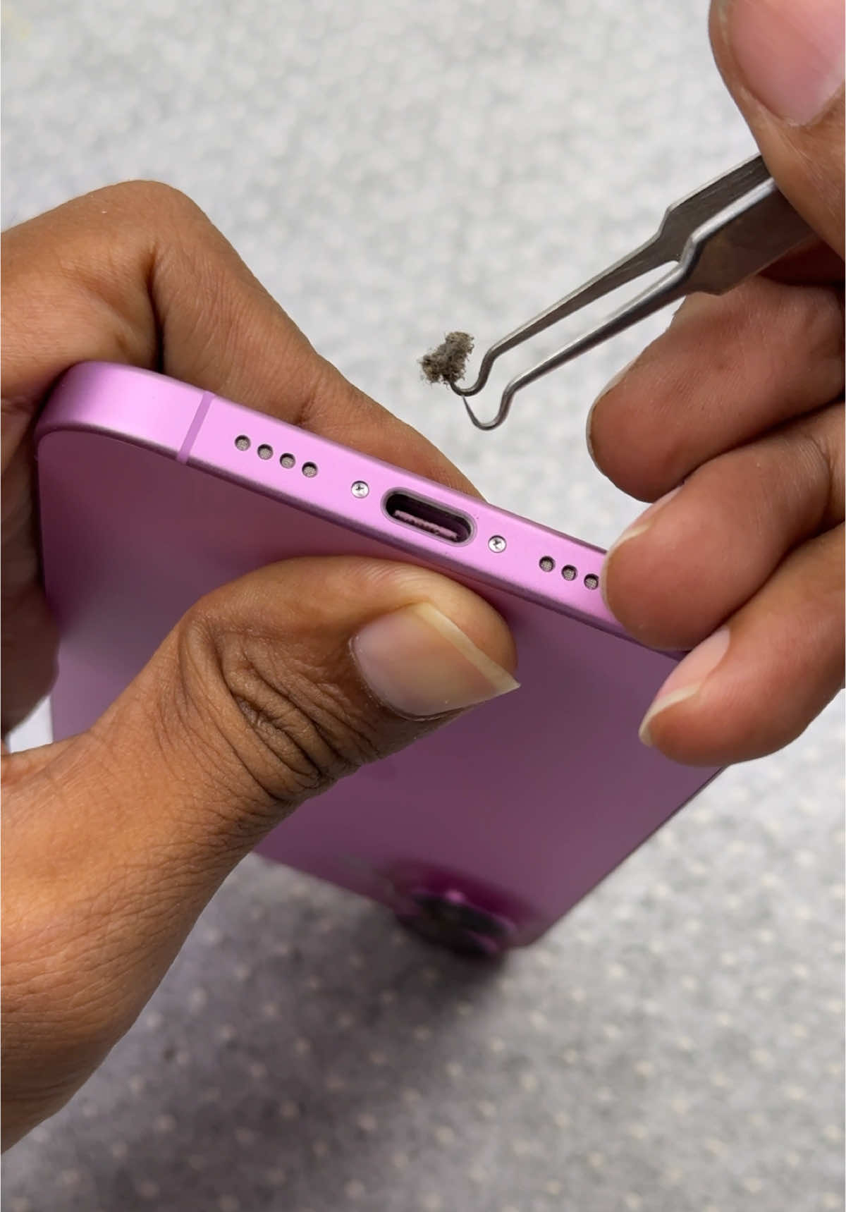 OMG I cleaning USB C iPhone 16 Plus  #deepcleaning #iphone16 #fyp #DIY 