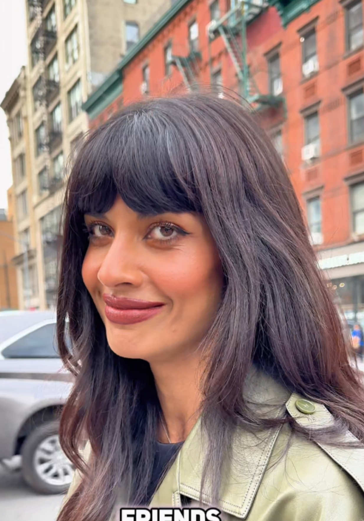 Her energy is so radiant 🤍 #confidenceheist #inspiring🌍withconfidence #davidcarmi #confidence #streetinterview #goodenergy 