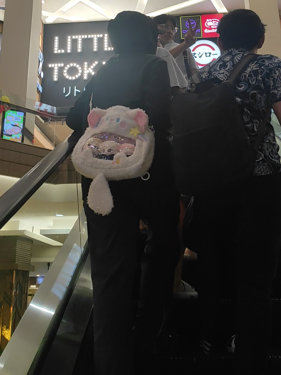 outfit copet, tas nya koket
