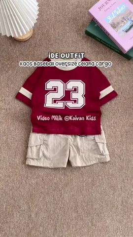 baju merah aku paduin sama celana warna beige cucok pol ih, samaan ayok bun #kaosanak #bajuanak #outfitanak #ootdanak #bajubaseball 