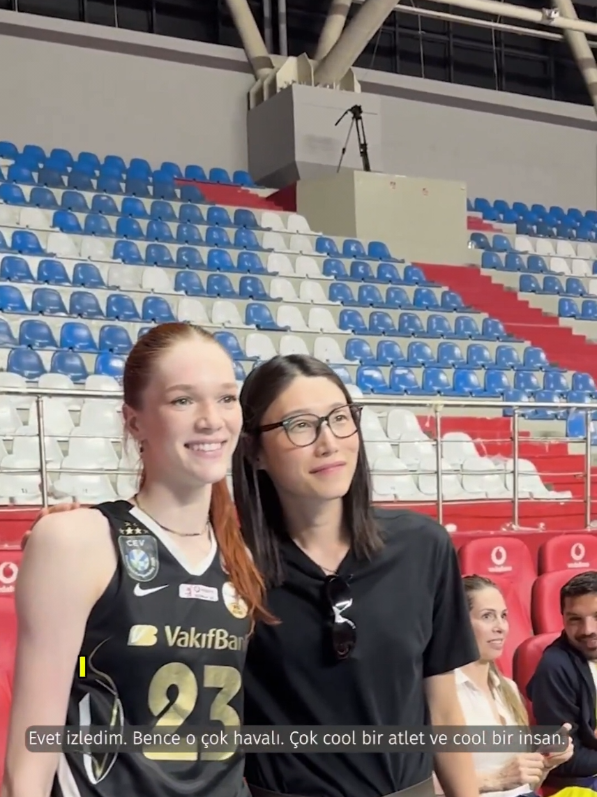 Markova membicarakannya KYK di salah satu interviewnya 😍 Sayang sekali gagal lihat markova di KYK Invitational karena jadwalnya tidak berjodoh karena ada panggilan timnas. Tapi semoga lain waktu bisa melihat mereka interaksi lagi 😍 btw, kemarin sempet liat komen yang bilang KYK yang ngajak foto dan follow markova duluan 😂 seakan2 ga terima Markova ngefans sama KYK. Pdhl jelas2 markova udah dari lama follow KYK 😌  #kimyeonkoung10 #kimyk10🇰🇷 #kimyk10 #kimyeonkoung #kimyk10_18 #markova #CapCut 