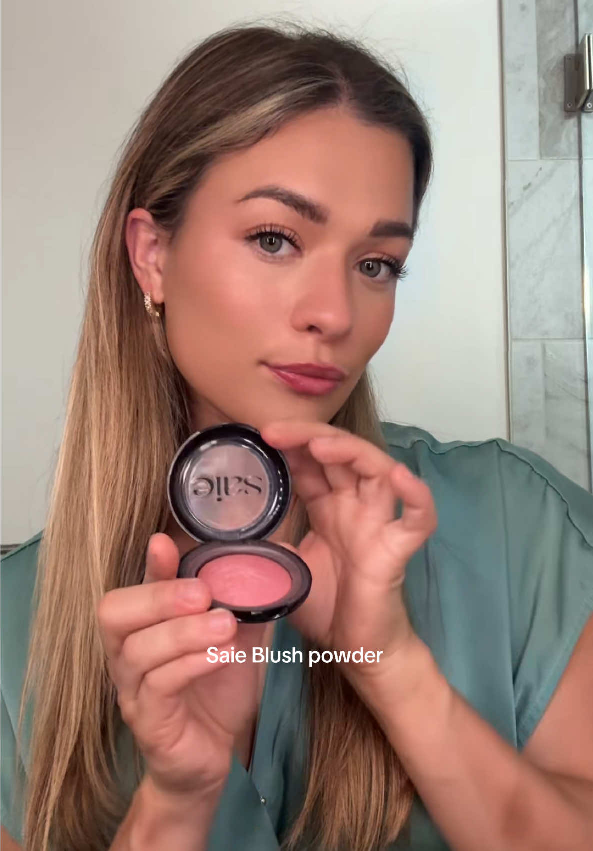 Saie blush powder 💕@Saie #makeup #saie #saiebeauty #makeuptutorial #blush #blushtrend #saieblush 