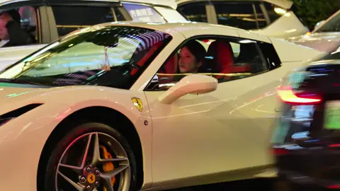 Người đẹp 18 tuổi ở Thượng Hải cầm lái Ferrari thì còn gì để lo lắng ? #Ferrarif8 #xintiandi 