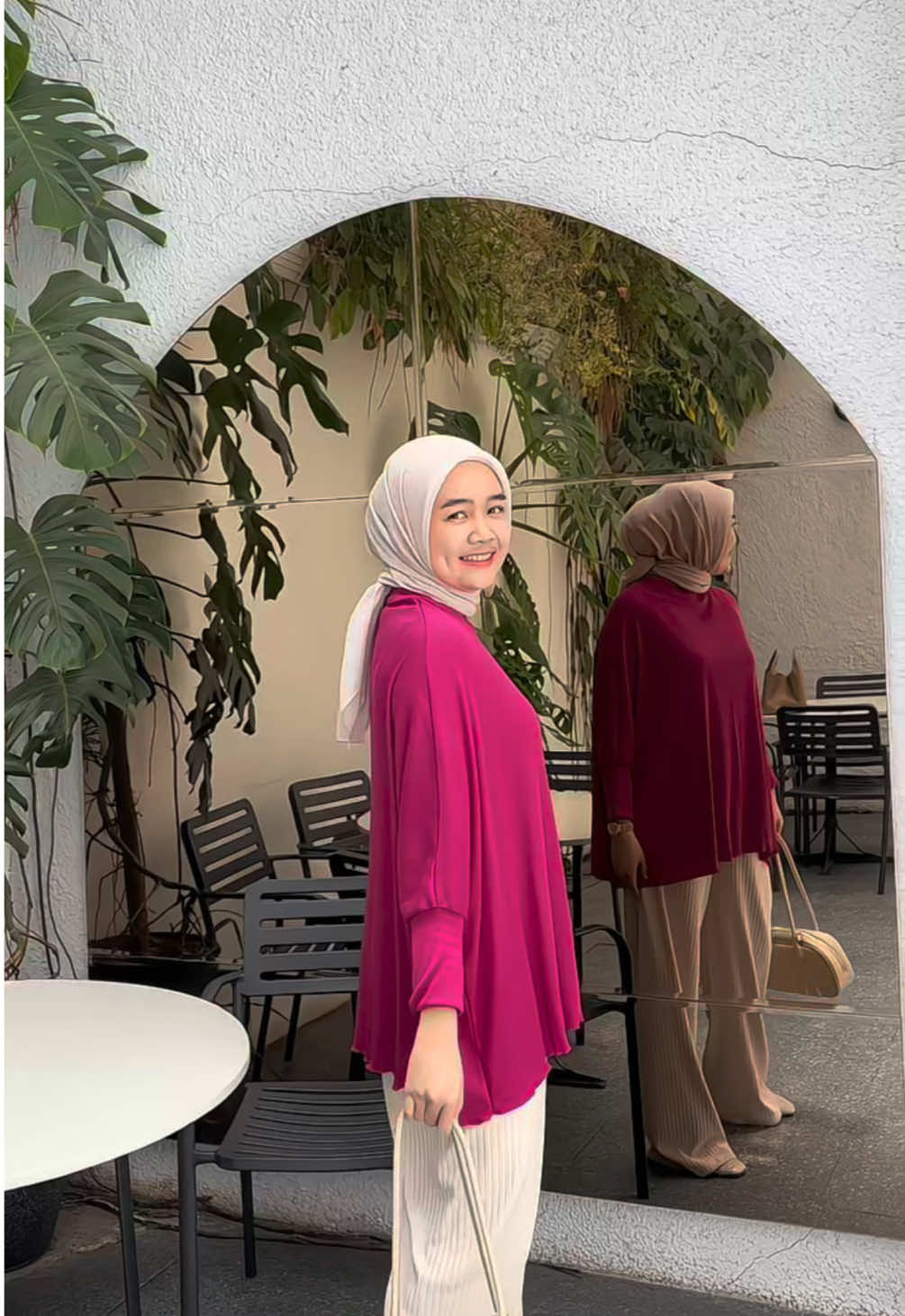Batwing magenta fresh bgt aw warnanyaa😍🌸🌸 #guncang66spesialgajian #Guncang66 #misschics #bajuwanita #bajuoversize #fyppppppppppppppppppppppp #batwingblouse #batwingknit #ootdhijab #batwingviral #batwingwanita #ootdnongki 