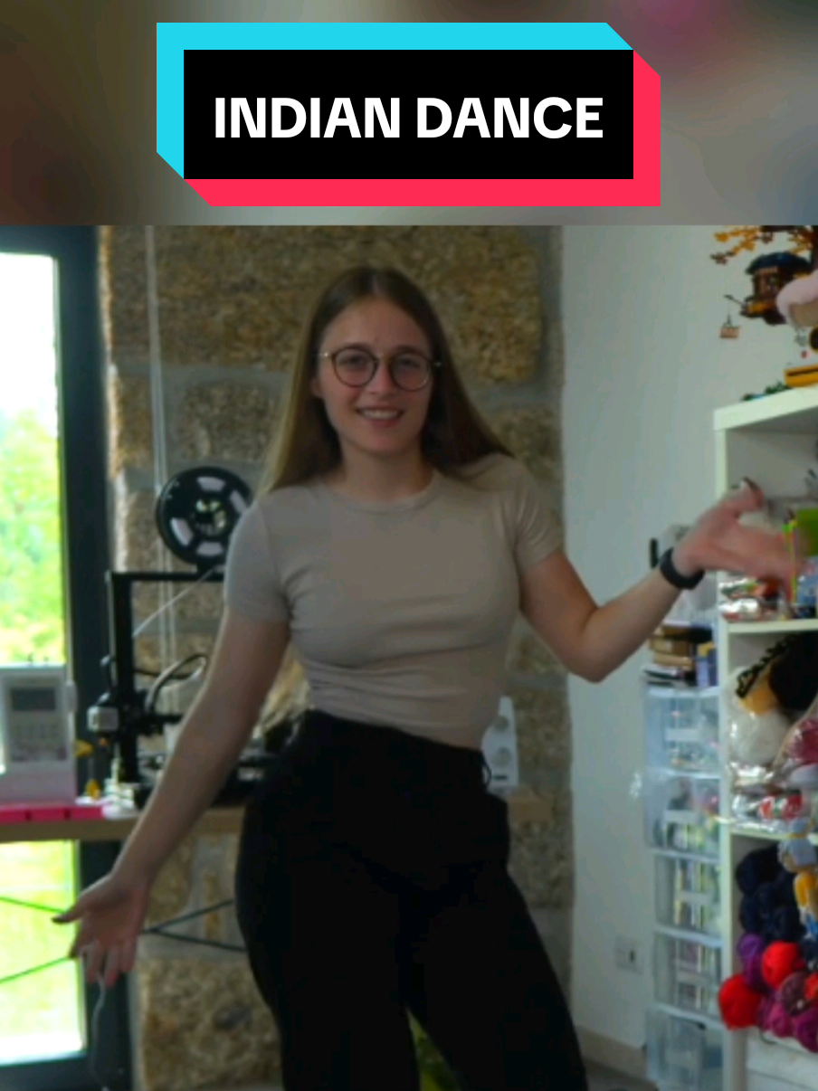 Even though she denies it every time, qoqsik is a great dancer and knows the typical dances of all countries #qoqsik #qoqsik1 @qoqsik #dance #indiandance #dancing #twitch #streaming 