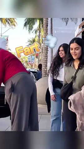 #fart #fartprank #fypシ #foryouu #prank #smileplease #funnypost #funnyprank #farting #america #trynottolaugh #fail 