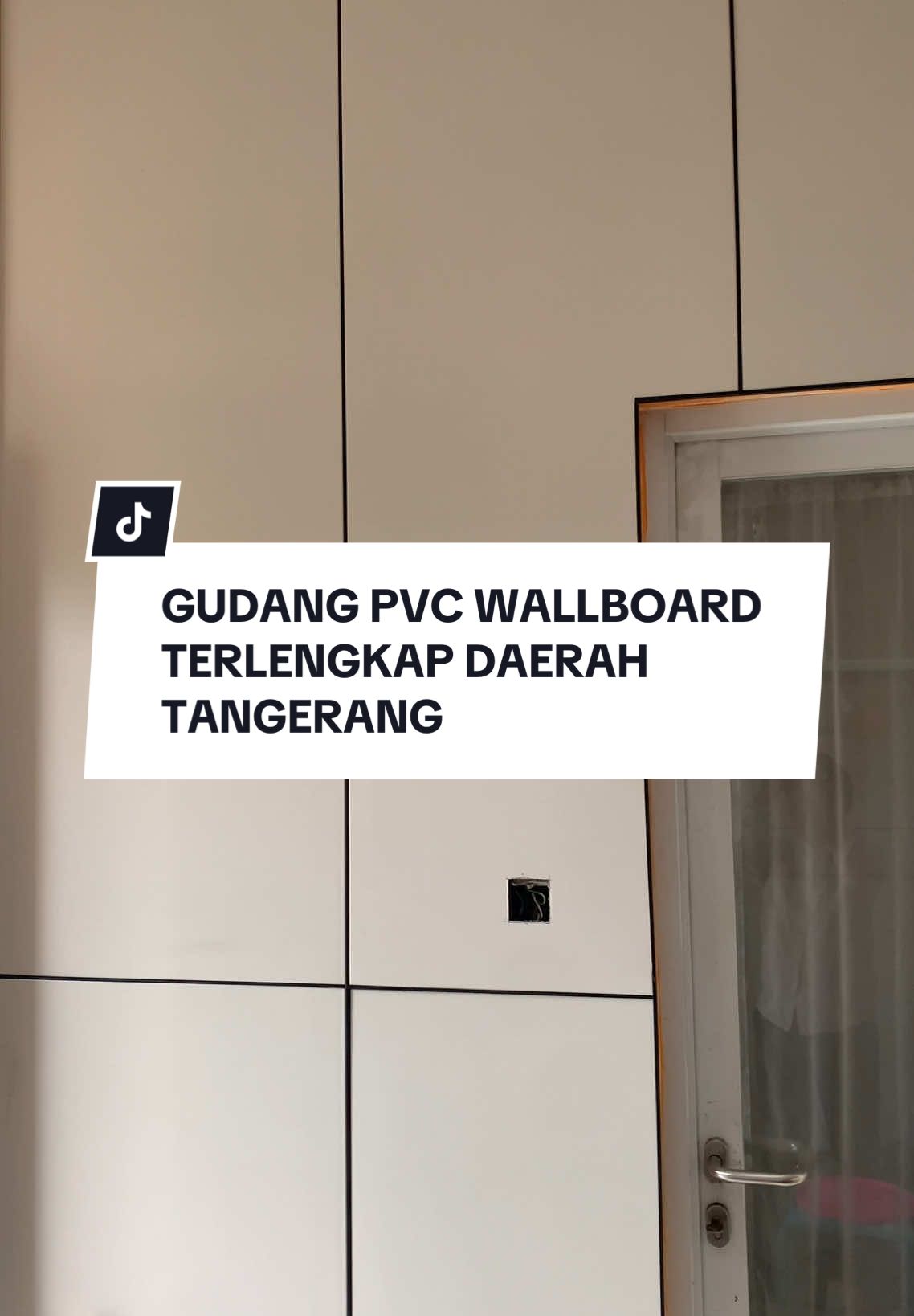 Masuk era dinding pvc wallboard, udah gak heran sih kalau rumah hunian sekarang pada pakai pvc wallboard. Gudang pvc wallboard terlengkap cuman di Modern Dekorindo Daripada gak percaya dan penasaran mending coba pasang PVC wallboard di rumah  #fyp #pvcwalboard #pvc #walboard #homedecor #homedecor #renovasirumah