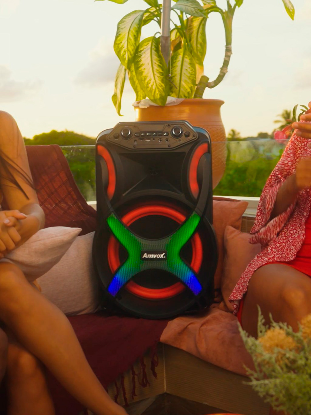 Potência, estilo e luzes que brilham com você! 😎🔥 A ACA 680 Fantasy tem 680W, um show de LED, equalizador e muito grave pra fazer qualquer momento virar festa!