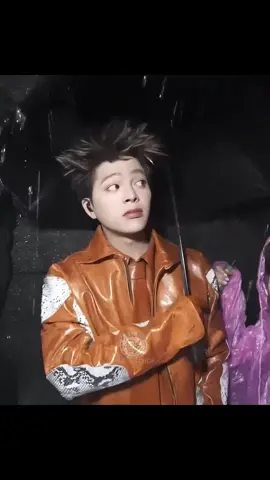 Có ai nhận nuôi em mèo cam bị ướt mưa này hem#xh #fyp #xuhuongtiktok #viral #xhuong #xuhuong #RHYDER #concertanhtraisayhiday6 