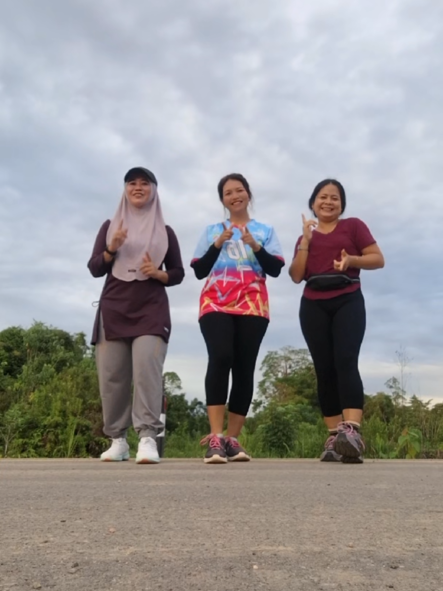 udah lempoh diajak tiktokan semngat lagi😁 @sofi..._94 @cristyeby 