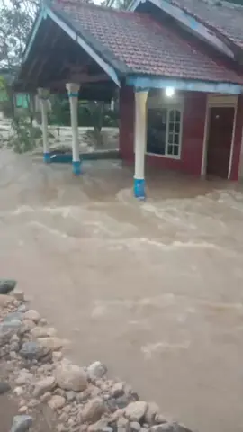 banjir trenggalek 🥲 #banjir #trenggalek  #fyp 