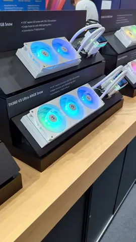 Neue AIOs und Lüfter @#computex TH V3, MAGCurve und Temperatursensor Lüfter TS EX 😱 #thermaltake #rgb #liquidcooling #fyp #magnetic #newproduct