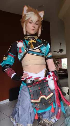 I saw a Yae cosplayer do this so I was obligated to  #genshin #GenshinImpact #gorou #gorougenshin 