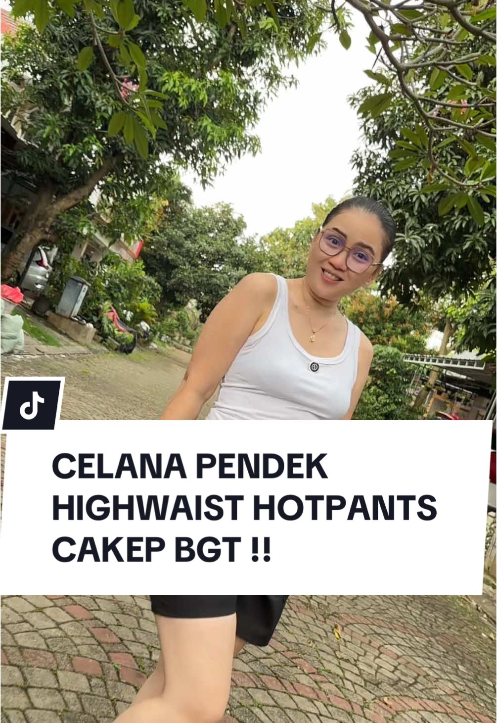 Cekana pendek kerenn bgt model highwaist !! Bahan adem, kain tebal, katun drill, jahitan rapi, ada 2 kantong kecil bagian depan , kerenn bgt di pakai buat santai, ke mall. Ukuran ada yg M sampai XXL. Ayoo di order takut kehabisan.  #celanapendek #hotpants #celanapremium #celanapendekwanita #hotpantswanita #celanamurah #belanjatiktok #belanjaonline #megaguncang #cuantanpabatas #wibgajian #jelajahgajian #belanjamurah #belanjacelanapendek #promo  