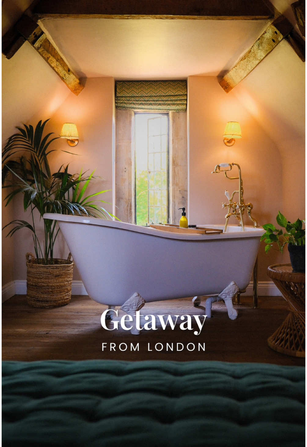 Absolutely dreamy hotel just 45 minutes from London 🗝️ press invite  Tucked away in Kent, @boys.hall is a 17th-century house turned boutique hotel, filled with soul and charm. Coffee and cakes, wisteria-draped walls, roll-top baths, and garden cocktails — the recipe for a perfect 24 hours away from London.  Save this for your next UK staycation 🤍 #london #visitlondon #uk #uktravel #ukcountryside #kent #uktravelblogger 