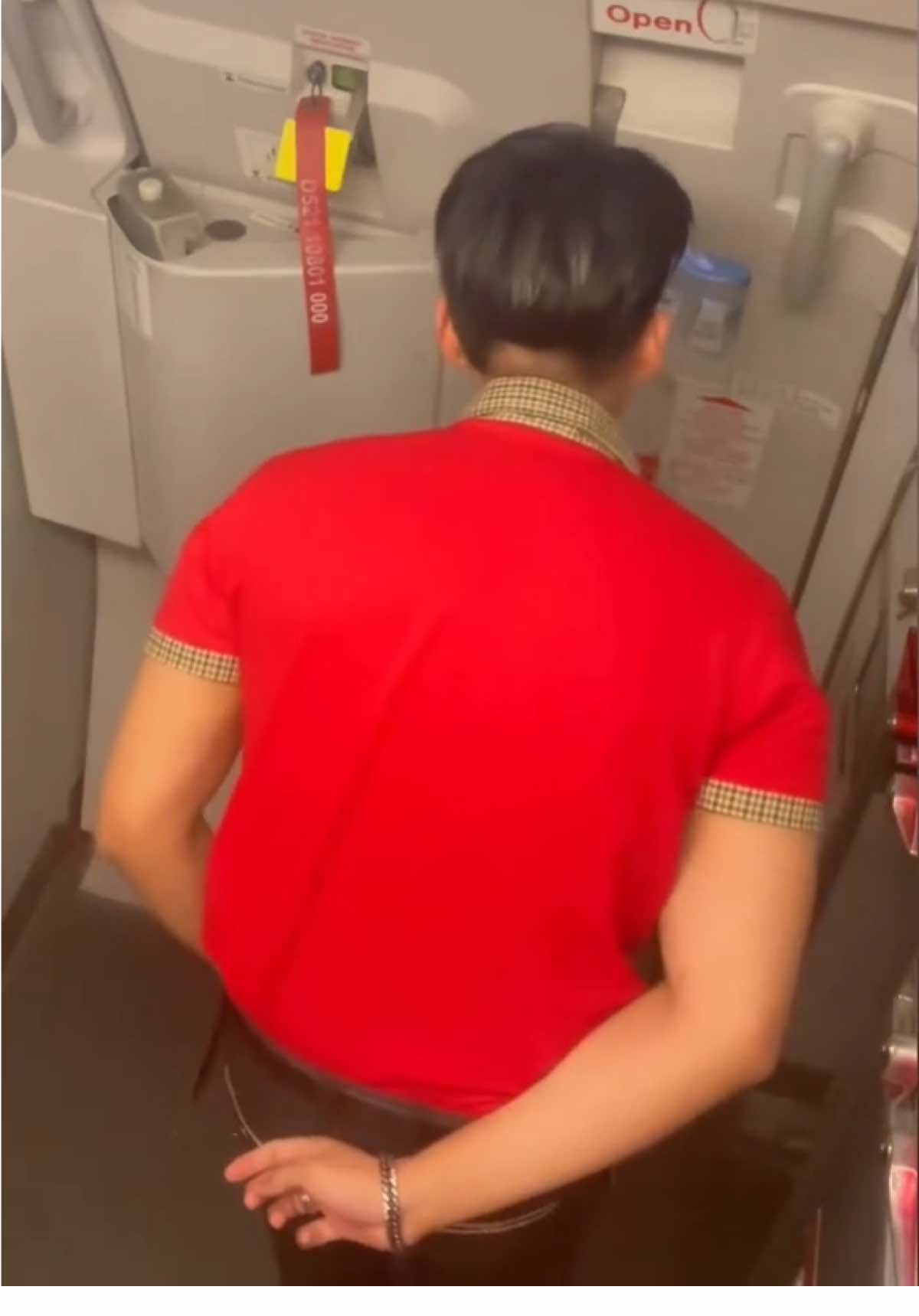 #สจ๊วต #สจ๊วตภูมิ #สจ๊วตไทยเวียดเจ็ท #ไทยเวียดเจ็ท #thaicabincrew #cabincrew #steward #thaivietjetair #vietjetcrew #