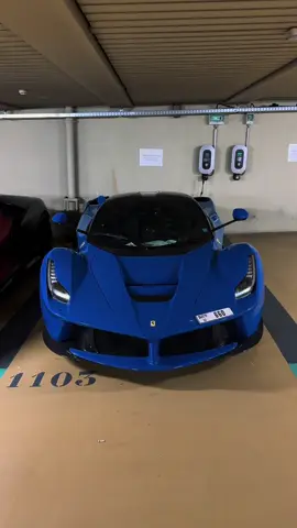 LaFerrari #ferrari #ferrariclub #ferrarif1 #ferrarilaferrari #v12 #laferrari #v12engine #carbon #carbonfiber #supercars #supercar #dubai #monaco #cars #car 