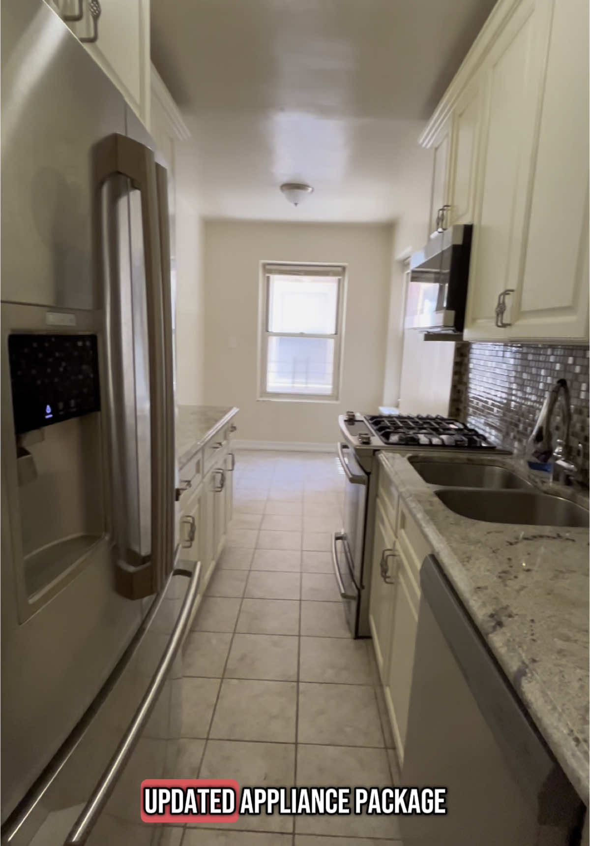 $1,800 to never see your roommate? #nyc #realestate #apartmenttour #apartmenthunting #nycapartments  #queensapartments 