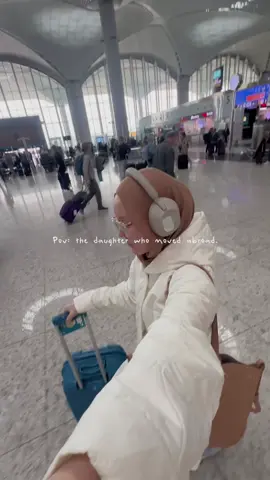 No because how can I explain the feeling of visiting new places but feeling sad that your family isn’t with you to witness it as well☹️ #moveabroad #studyabroad #movingabroad #londonlife #londontiktok #london #internationalstudent #fyp 