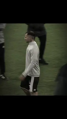gsliyim ama seviyom bu adamı bee.|| @ agam için#galatasaraylıyız #fyp #partiiiiiiiiii #ricardoquaresma 