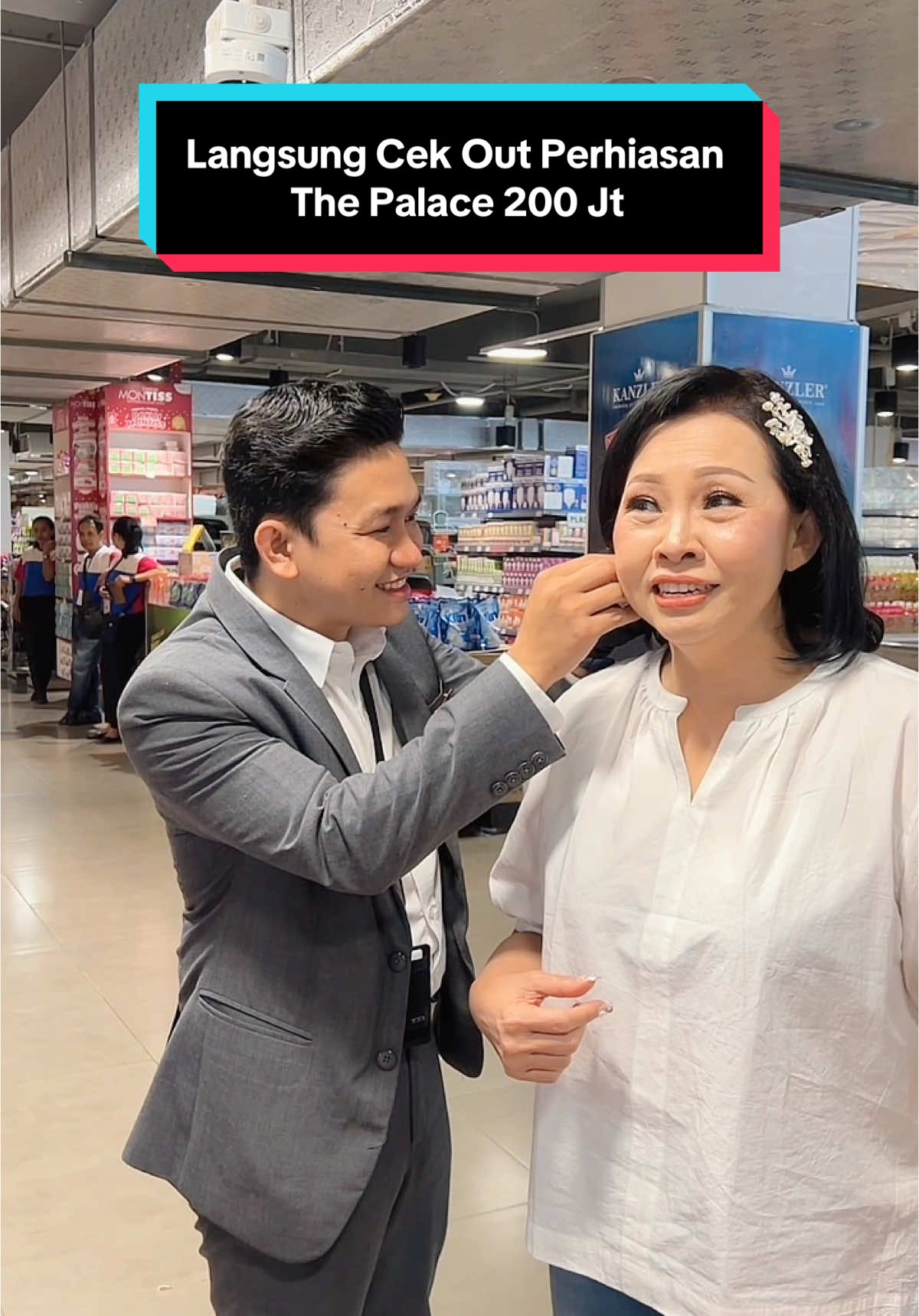 Pagi pagi dibuat geleng geleng sama client kami , Lupa bawa anting2 dan kalung pada sesi Prewedding , langsung otw ke The Palace 200 Jt 🤣🤣🤣