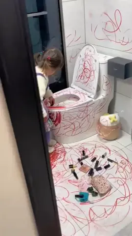 😂😂😂  #baby  #funnybabiesoftiktok #funnybaby #bebeheureux #babywithdaddy #funny #videodroles #funnyvideostolangh #funnytiktoks #videofourire #videoàmourirderire #enfantheureux #enfantsheureux #bébédrole #bébés 