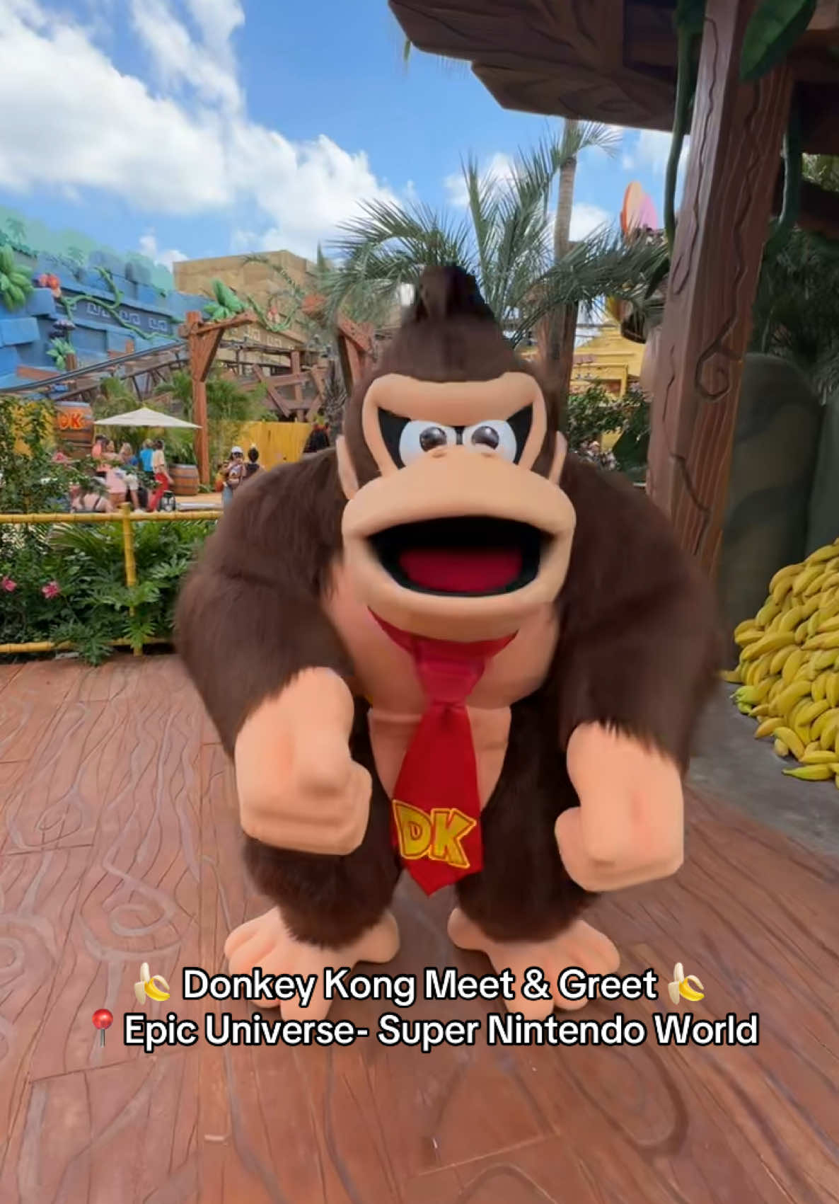 Donkey Kong has arrived at Super Nintendo World in Donkey Kong Country at Epic Universe! 🍌  #epicuniverse #hosted #supernintendoworld #donkeykong #donkeykongcountry #universalorlandoresort @Universal Destinations 