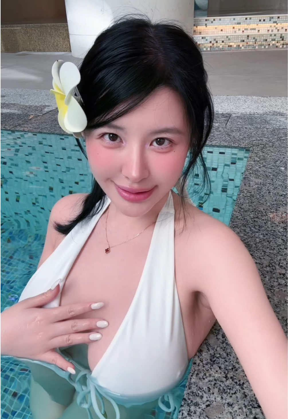 Cappuccino☕️🥸🤎 #asiangirl #swimsuit #bikini #pool #waifu #mommy #누나 