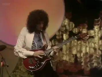 GOOD OLD FASHIONED LOVER BOY. #Guitarsolo #Goodoldfashionedloverboy #BrianMay #Queen