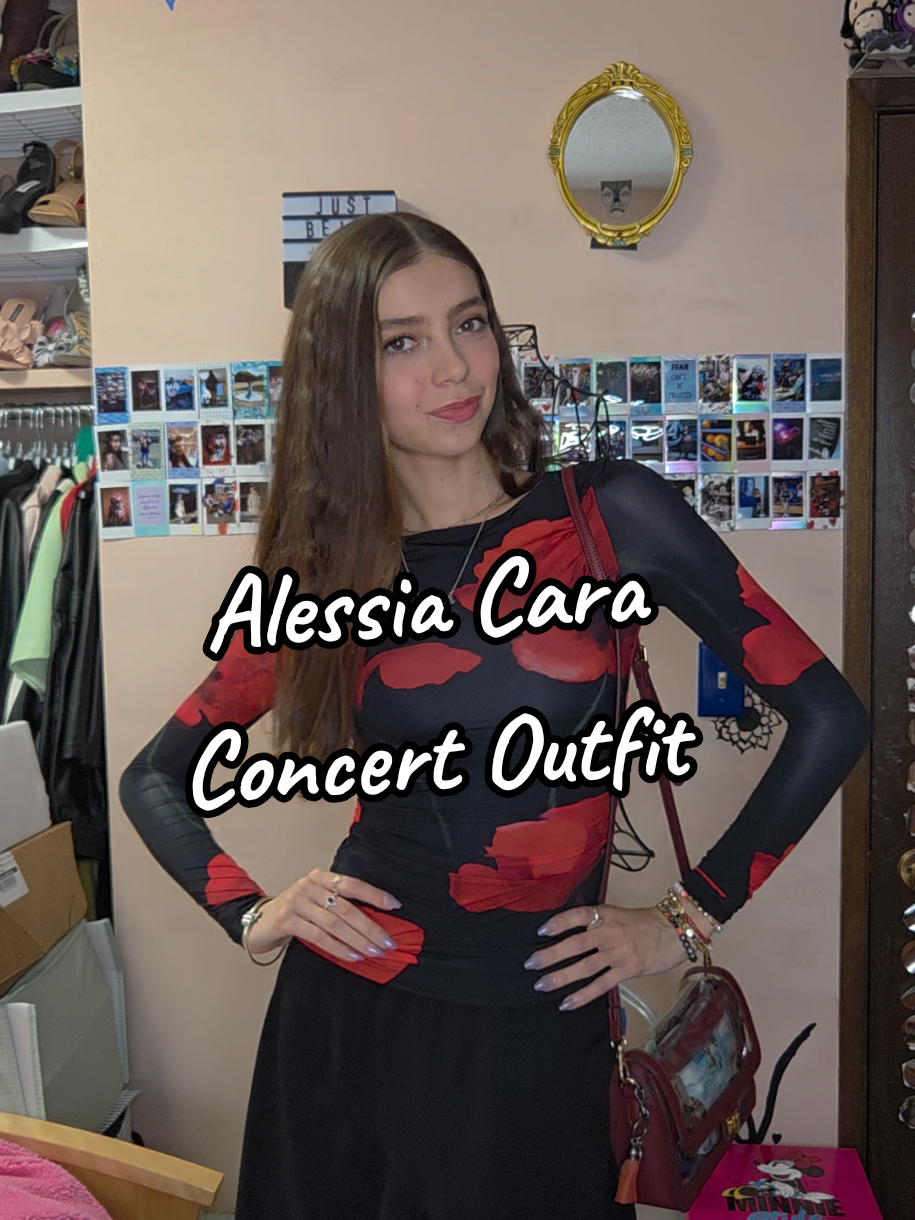 ❤️🖤 #alessiacara #alessiacaraconcert #concertoutfit #concertfit #OOTD #concerts #justbeingme @Alessia Cara 
