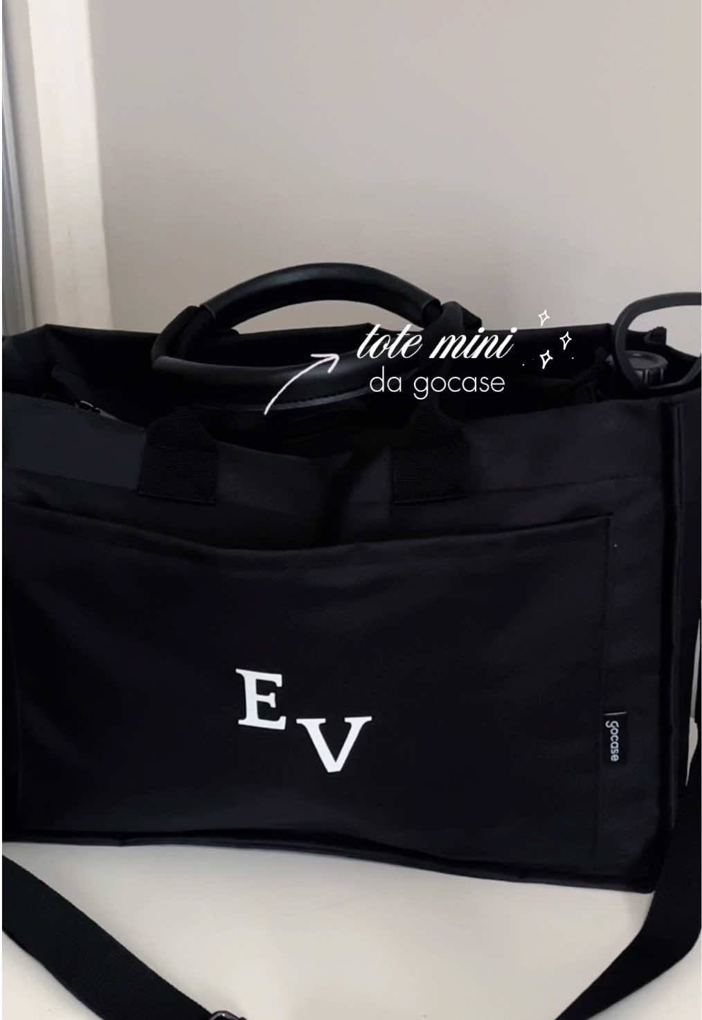 tudo que eu levo na minha tote mini! simplesmente perfeita 💗 🏷️DUDAVIEIRA em todo o site da @Gocase Brasil  #gocasetok #gocase #totemini #totebag #girlbag #whatsinmybag #tote #girly #aesthetic #fyp 