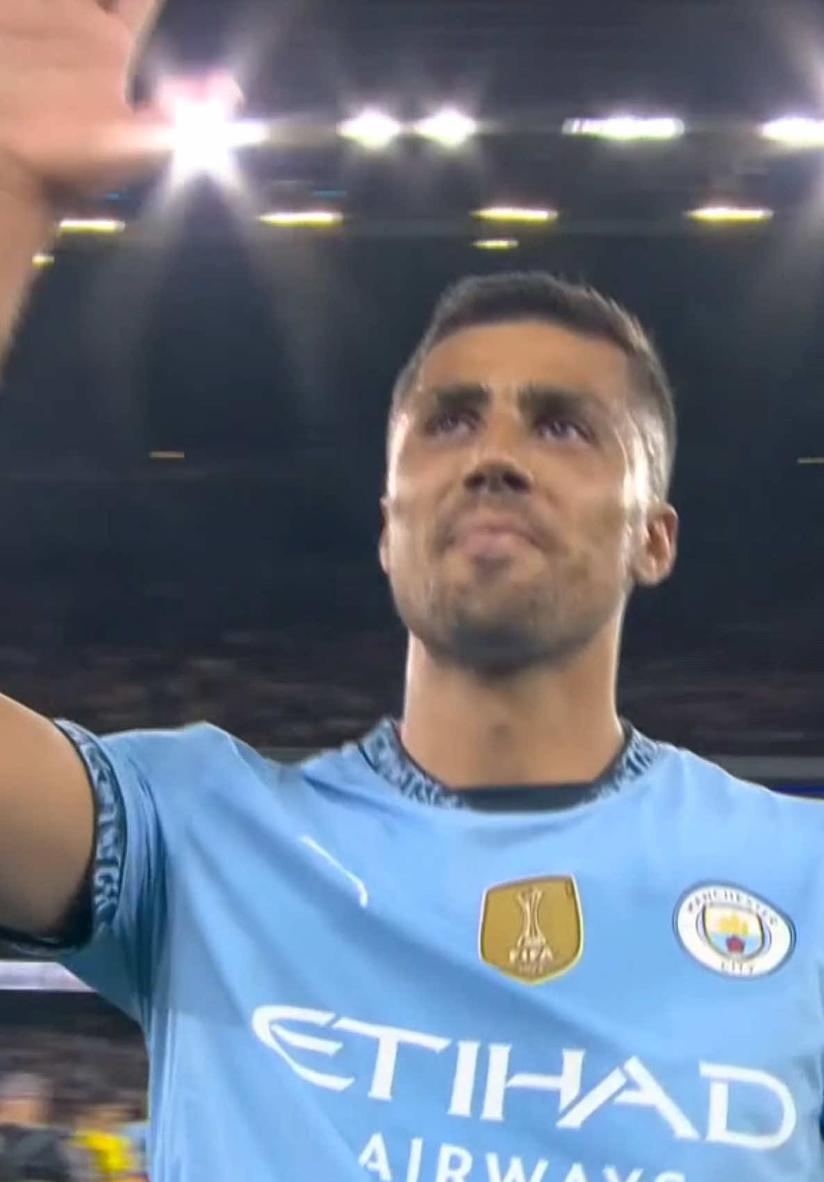 Es imposible no sonreír viendo a Rodri feliz después de volver a jugar 🥹❤️🇪🇸 #PremierLeagueDAZN #Rodri #ManchesterCity #futbol #deportesentiktok #tiktokfootballacademy 