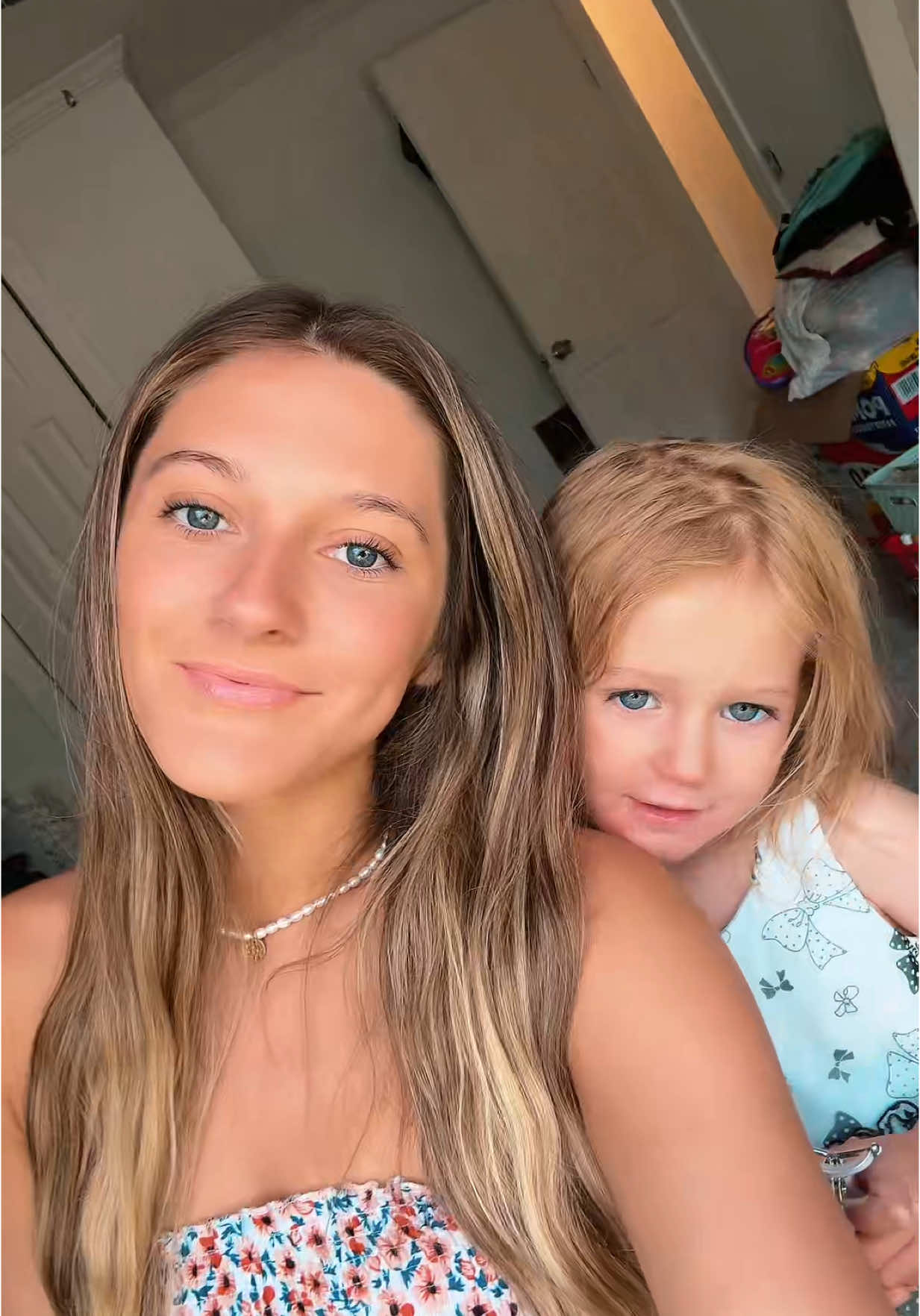 why is she my literal twin🥹🩵 #momanddaughter #fyp 