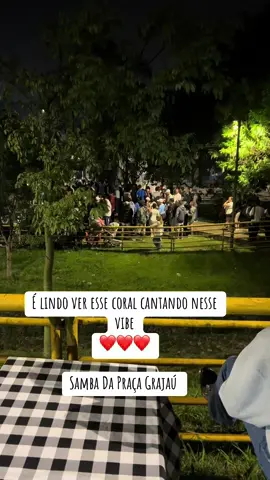 Lindo demais essa energia da minha comunidade….  Samba da praça Grajaú ❤️❤️